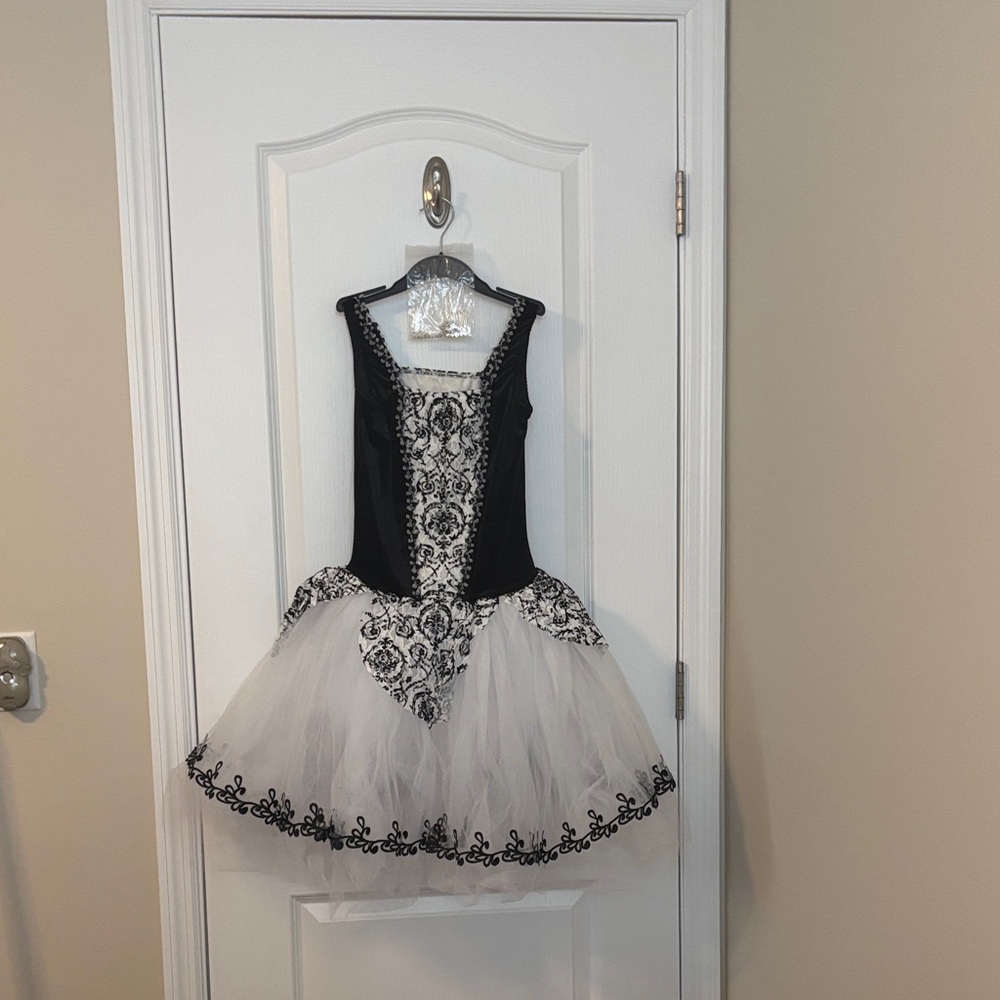 Black & White ' Tulle dance Costume  Medium adult